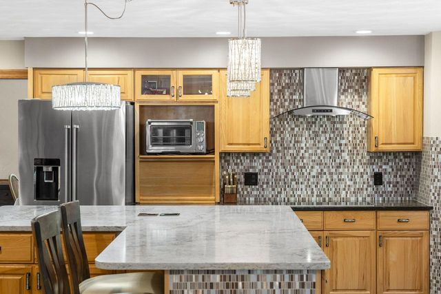 14700 W Fleetwood LANE, New Berlin, WI 53151