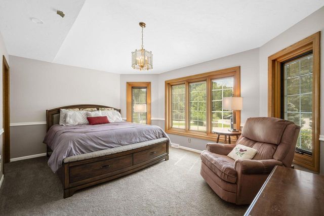 14700 W Fleetwood LANE, New Berlin, WI 53151