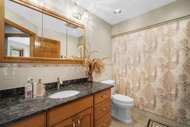 14700 W Fleetwood LANE, New Berlin, WI 53151