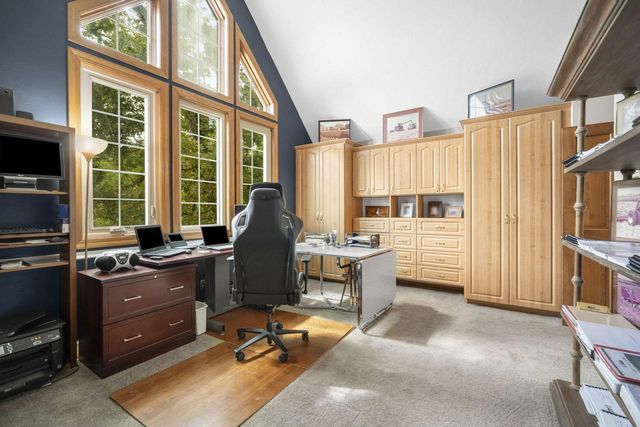 14700 W Fleetwood LANE, New Berlin, WI 53151