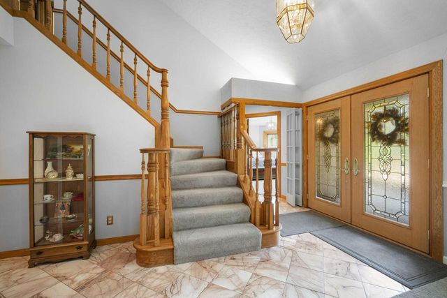 14700 W Fleetwood LANE, New Berlin, WI 53151