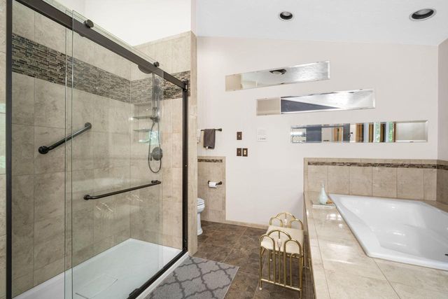 14700 W Fleetwood LANE, New Berlin, WI 53151