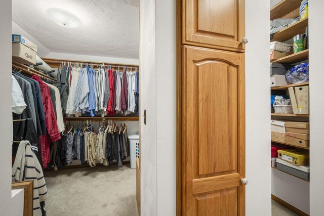 14700 W Fleetwood LANE, New Berlin, WI 53151