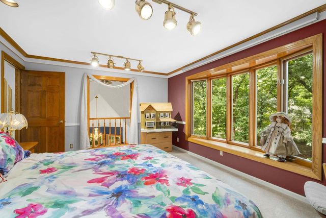 14700 W Fleetwood LANE, New Berlin, WI 53151