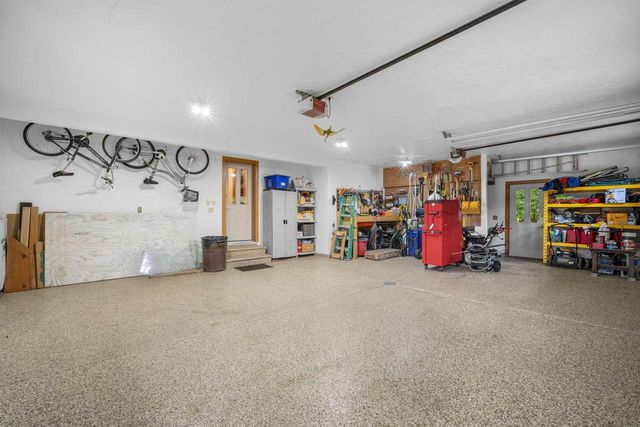 14700 W Fleetwood LANE, New Berlin, WI 53151