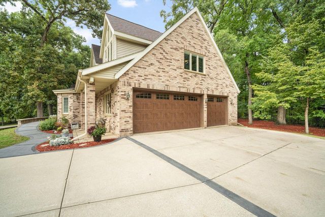 14700 W Fleetwood LANE, New Berlin, WI 53151