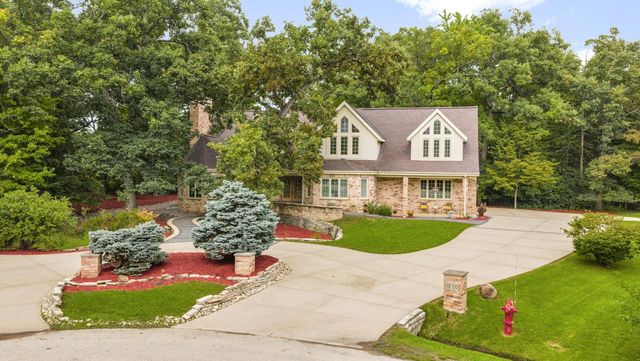 14700 W Fleetwood LANE, New Berlin, WI 53151