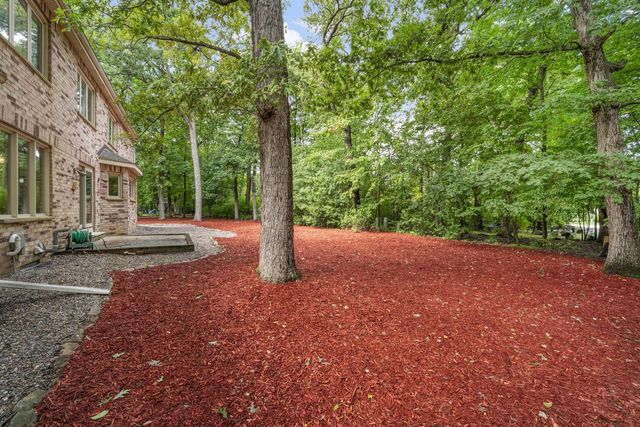 14700 W Fleetwood LANE, New Berlin, WI 53151