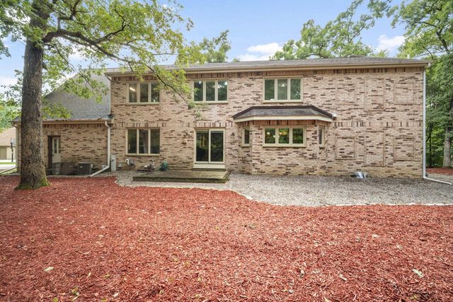 14700 W Fleetwood LANE, New Berlin, WI 53151
