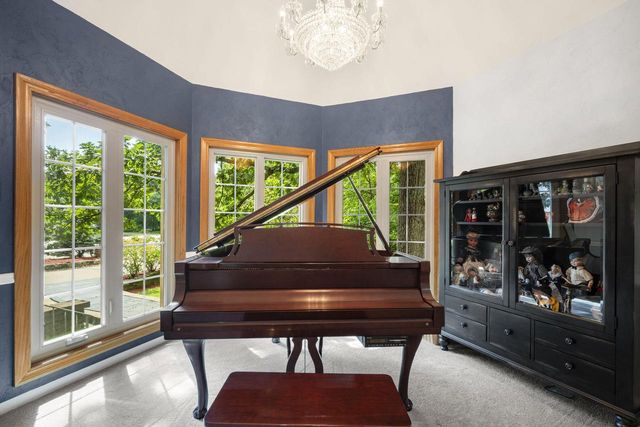 14700 W Fleetwood LANE, New Berlin, WI 53151