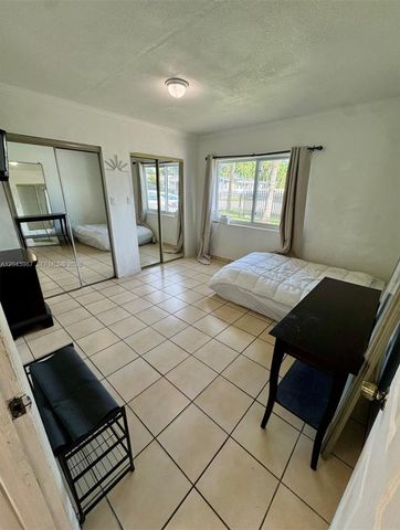 2955 NW 102nd St, Miami, FL 33147