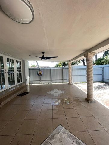 2955 NW 102nd St, Miami, FL 33147