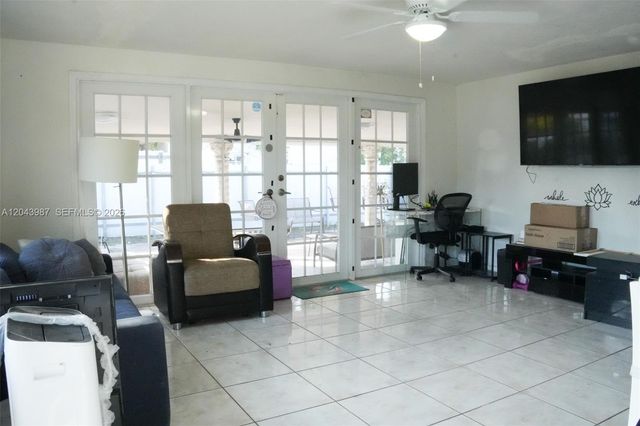 2955 NW 102nd St, Miami, FL 33147