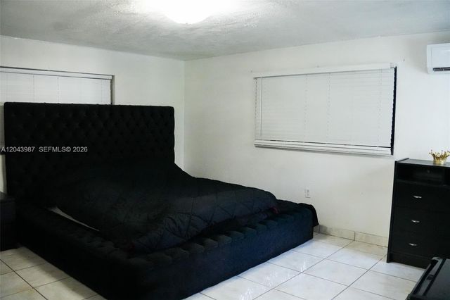 2955 NW 102nd St, Miami, FL 33147