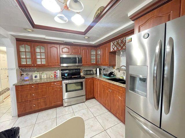 2955 NW 102nd St, Miami, FL 33147