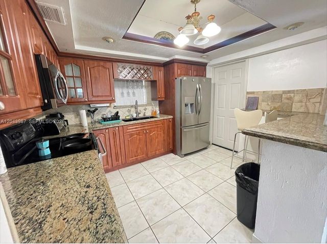 2955 NW 102nd St, Miami, FL 33147