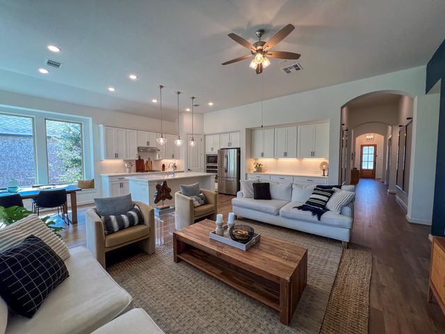7615 Desert Needle DR, Lago Vista, TX 78645