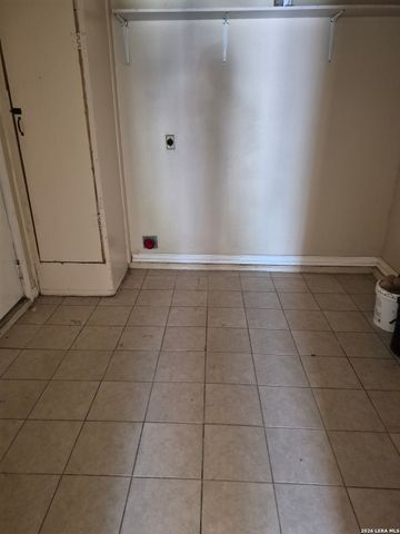 4830 Borchers Dr, San Antonio, TX 78219