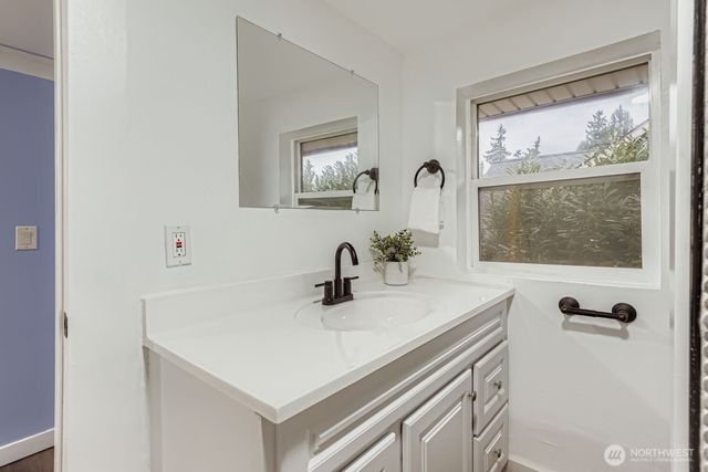 102 N Street NE, Auburn, WA 98002