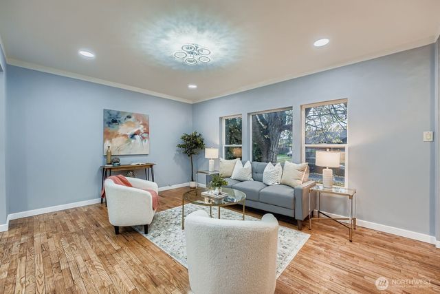 102 N Street NE, Auburn, WA 98002