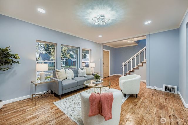 102 N Street NE, Auburn, WA 98002