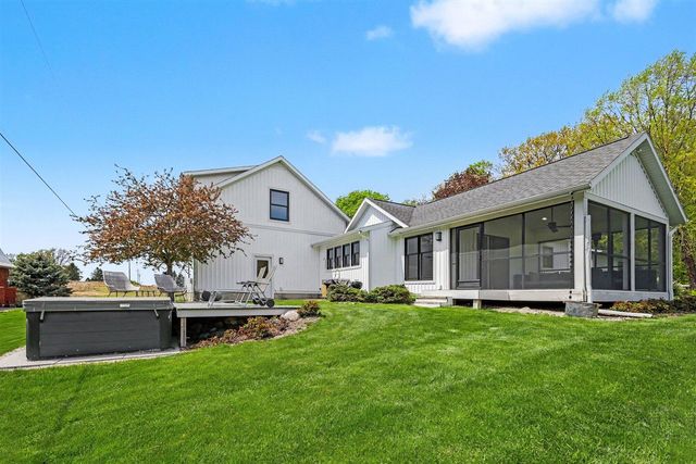 460 92nd Street, Byron Center, MI 49315