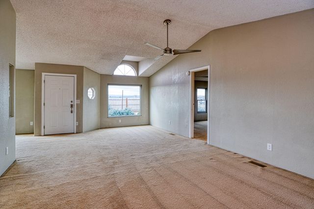 31 HOMESTEAD Road, Edgewood, NM 87015