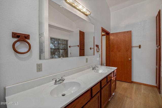 2202 FOREST PARK Drive, Overgaard, AZ 85933