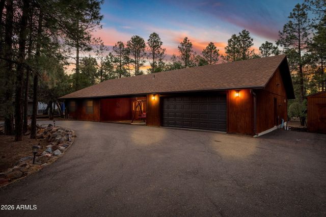 2202 FOREST PARK Drive, Overgaard, AZ 85933
