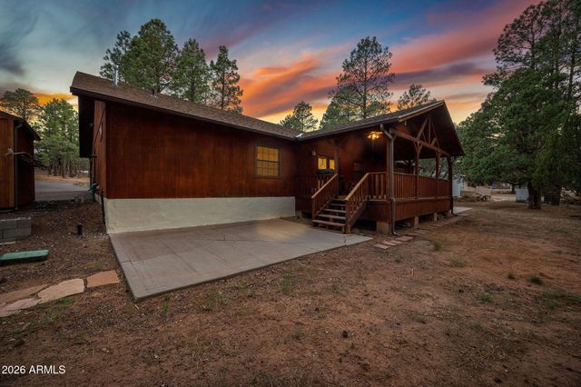 2202 FOREST PARK Drive, Overgaard, AZ 85933