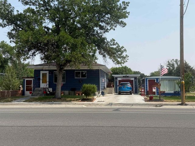 527 Shoshone Ave, Lovell, WY 82431 property photo