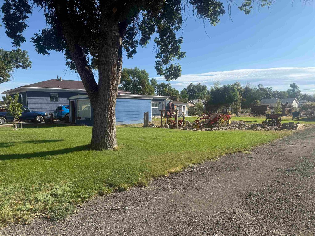 527 Shoshone Ave, Lovell, WY 82431 photo 4