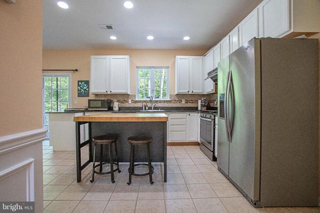 11 COLTS RUN RD, Princeton, NJ 08540