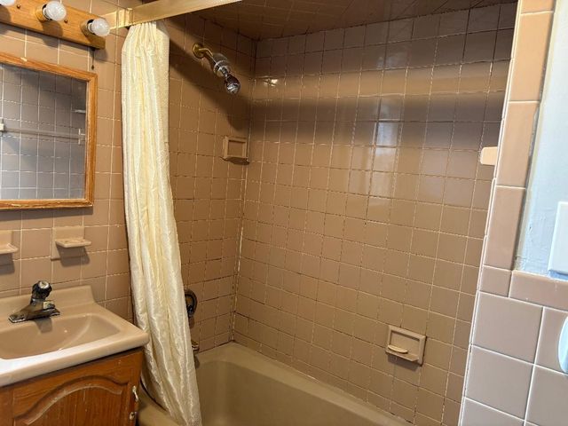 56 EAST 14TH ST, Bayonne, NJ 07002