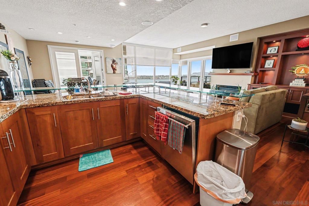 Image 15 of property listing at 1205 Pacific Hwy 2906, San Diego, CA 92101