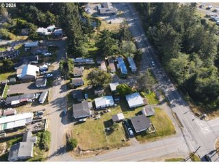 91370 KELLOGG Ln, Coos Bay, OR 97420