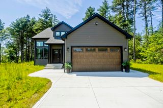 17 Woodland Lane, Belchertown, MA 01007