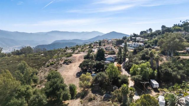 296 East Lane, El Cajon, CA 92021