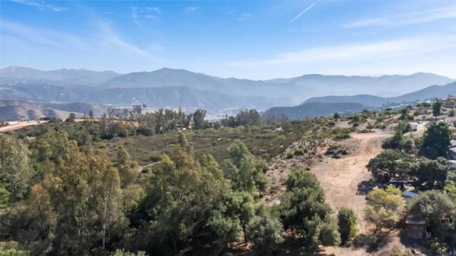 296 East Lane, El Cajon, CA 92021