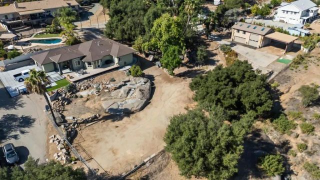 296 East Lane, El Cajon, CA 92021