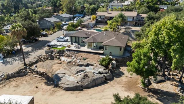 296 East Lane, El Cajon, CA 92021