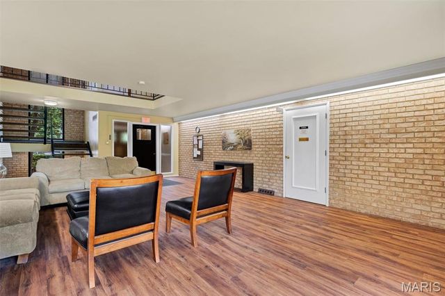 444 N Clay Avenue 2C, St Louis, MO 63122