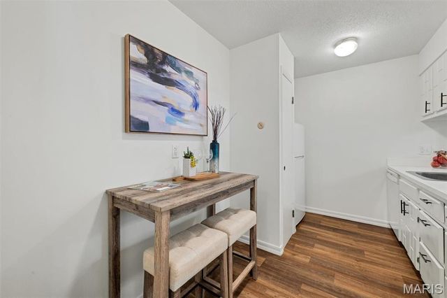 444 N Clay Avenue 2C, St Louis, MO 63122