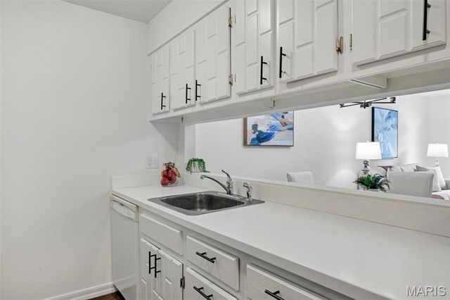 444 N Clay Avenue 2C, St Louis, MO 63122