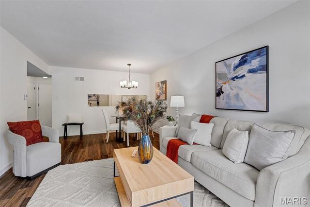 444 N Clay Avenue 2C, St Louis, MO 63122