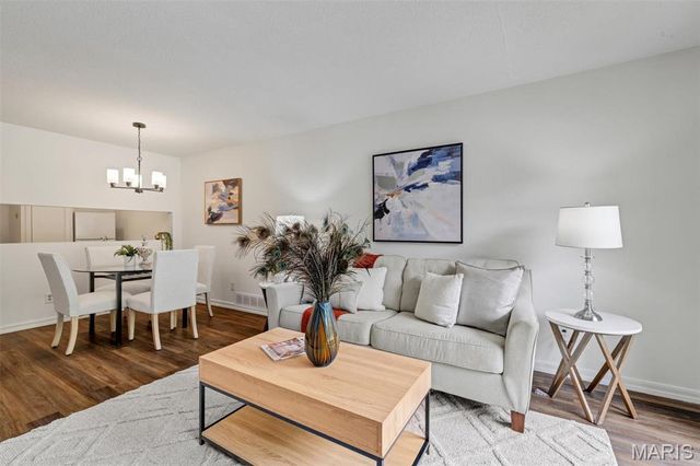 444 N Clay Avenue 2C, St Louis, MO 63122