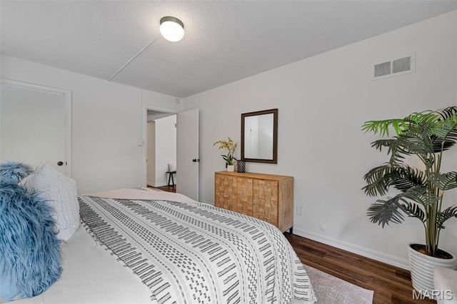 444 N Clay Avenue 2C, St Louis, MO 63122