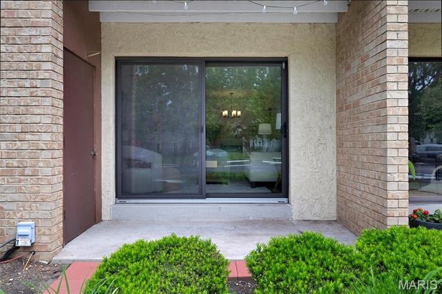 444 N Clay Avenue 2C, St Louis, MO 63122