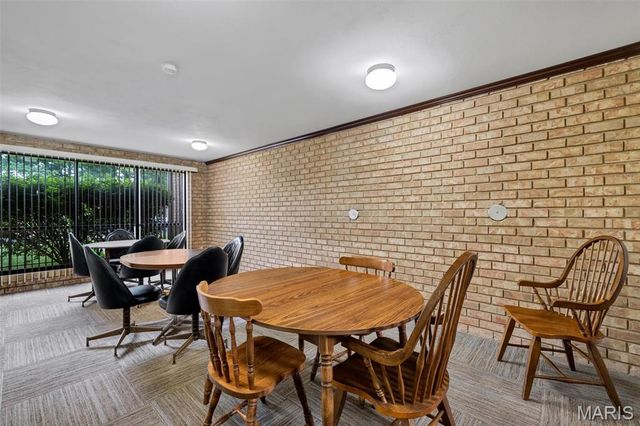 444 N Clay Avenue 2C, St Louis, MO 63122