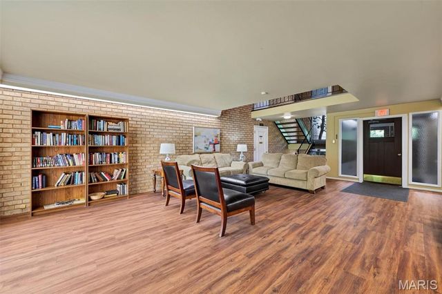 444 N Clay Avenue 2C, St Louis, MO 63122